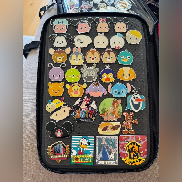 Disney Pin Collection - Picture 4 of 5